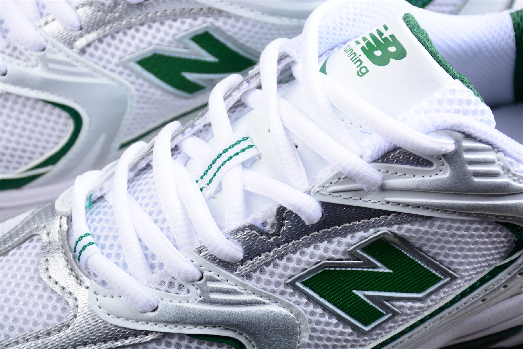 WMNS New Balance 530 - Nightwatch Green