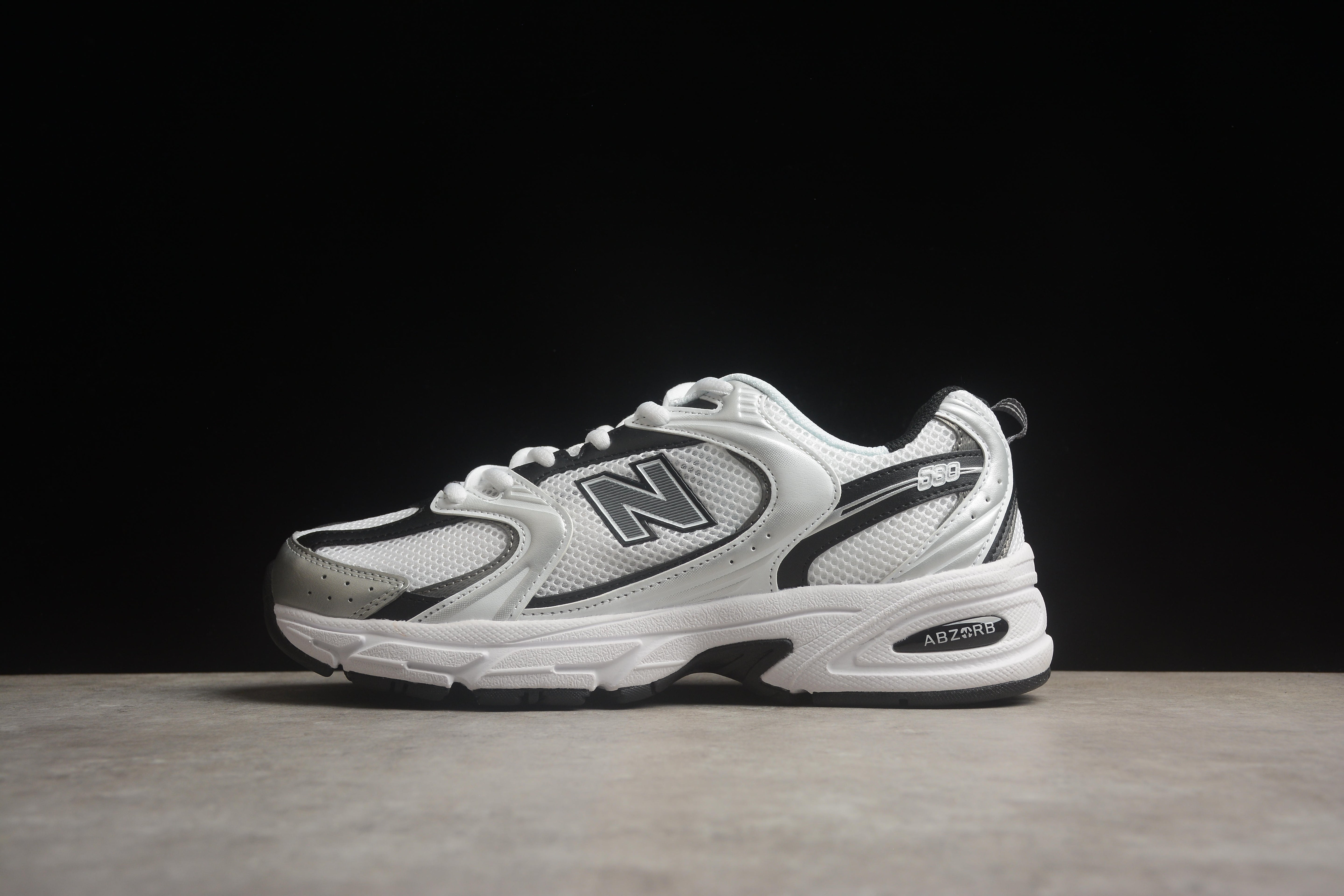 New Balance 530 - White/Black