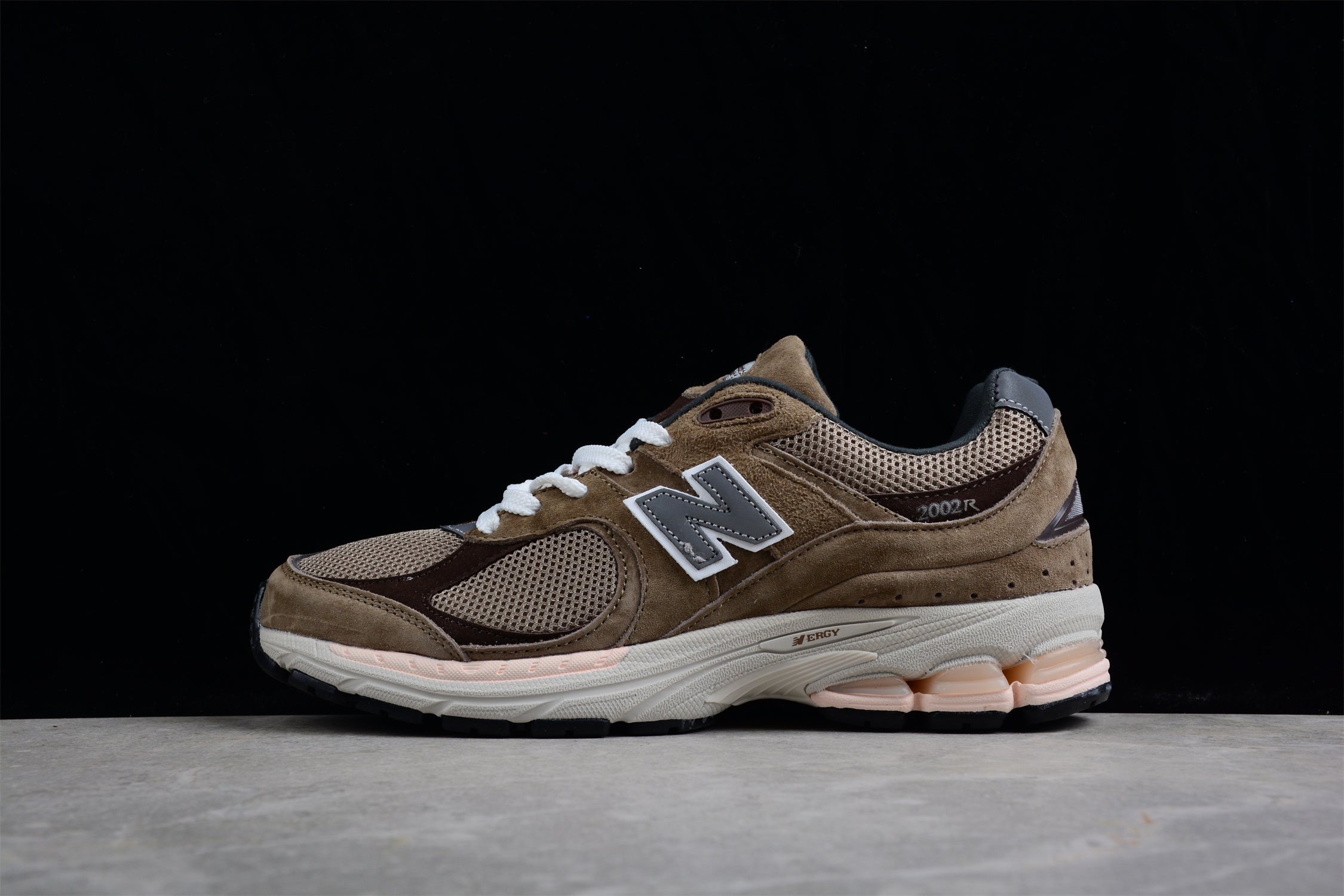 New Balance 2002R DP - Brown