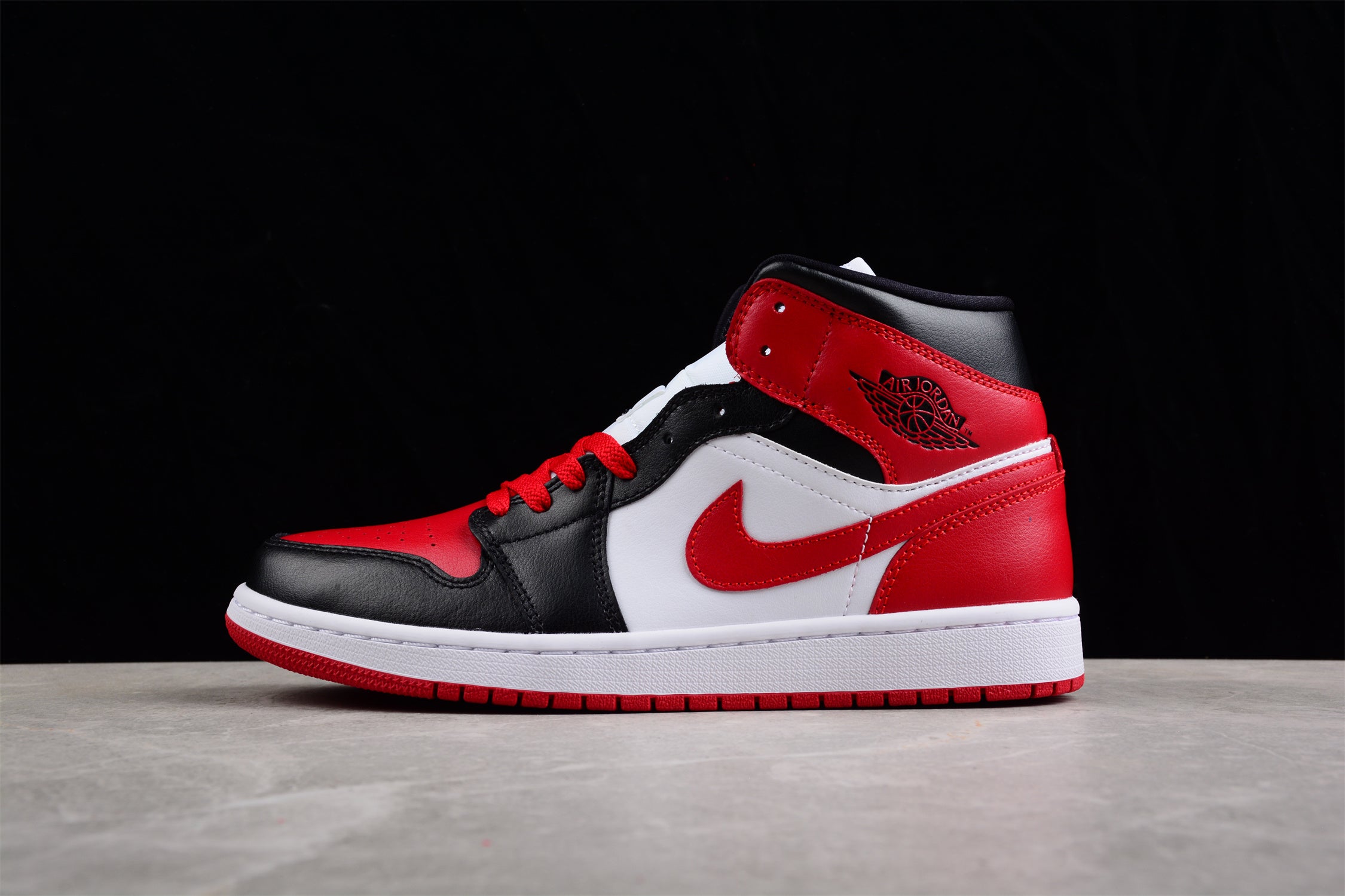 Air Jordan 1 AJ1 Mid Alternate - Bred Toe