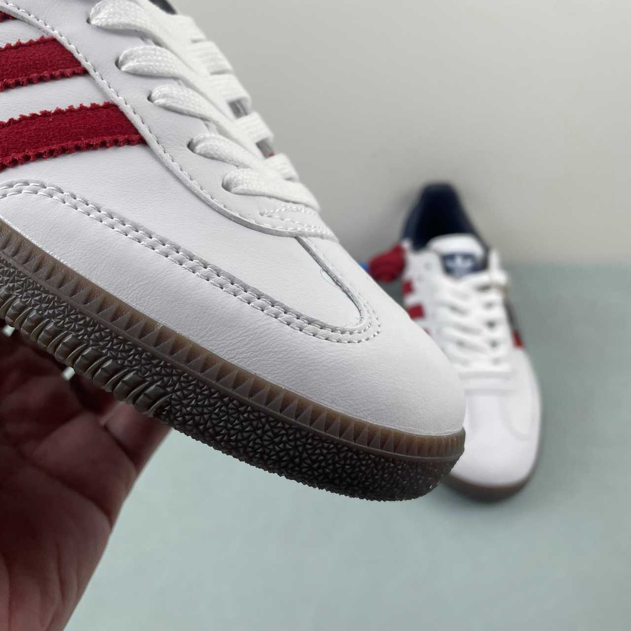 adidasUnisex Samba - Team Victory Red