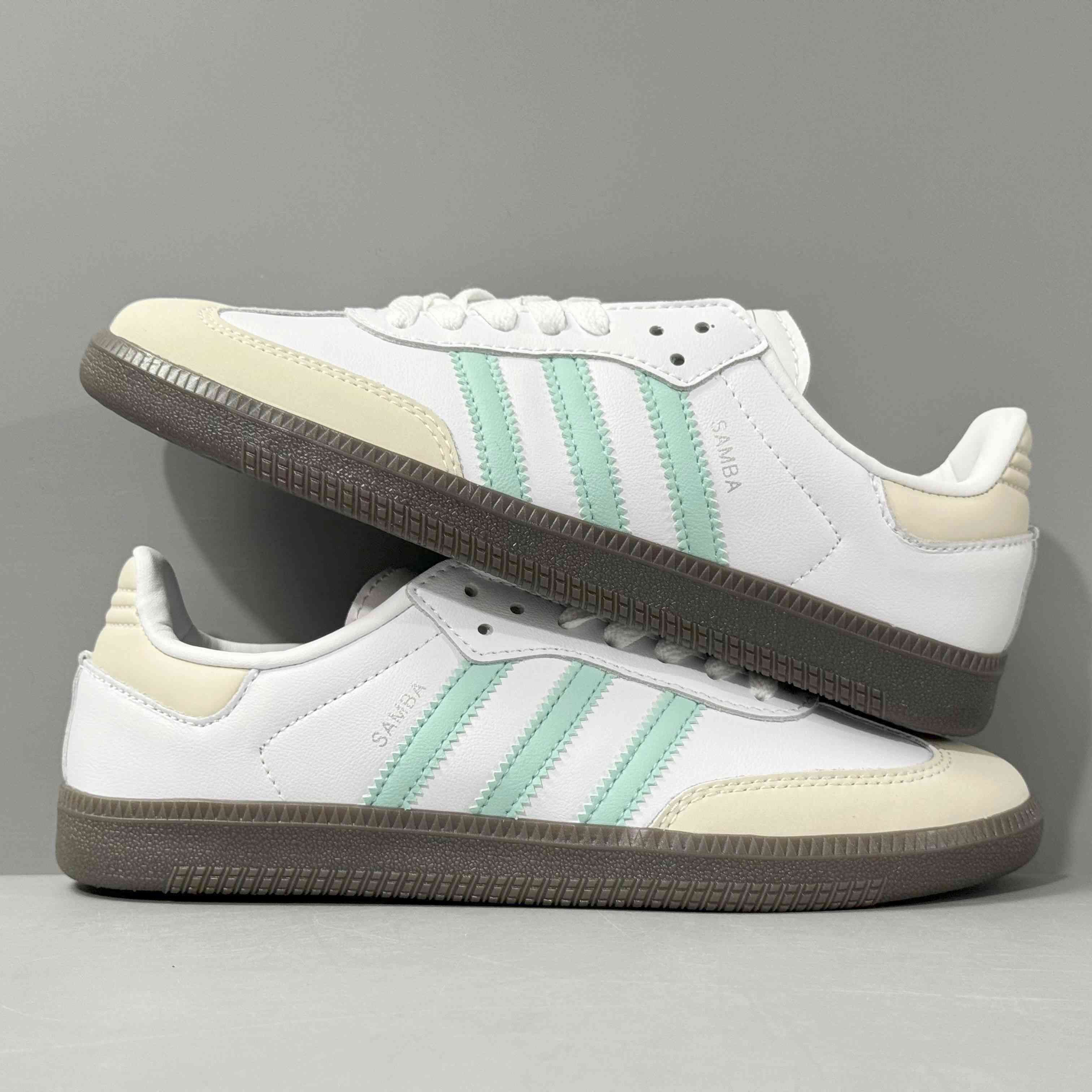 adidasMens Samba - Hazy Green