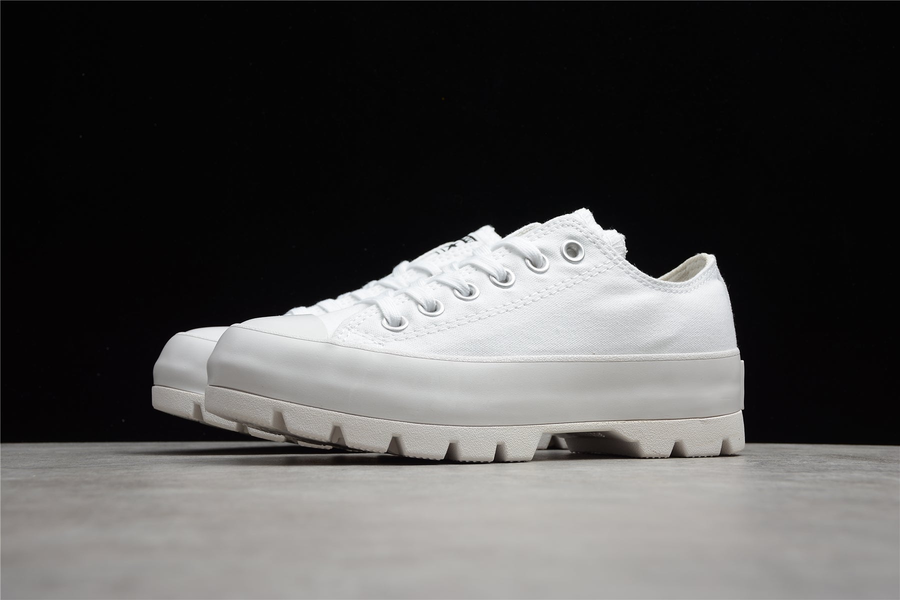 WMNS Converse Chuck Taylor All Star Lugged OX - White