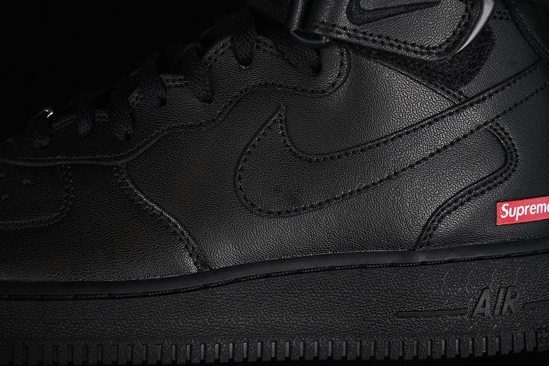 Supreme x NikeMens Air Force 1 AF1 Mid - All Black