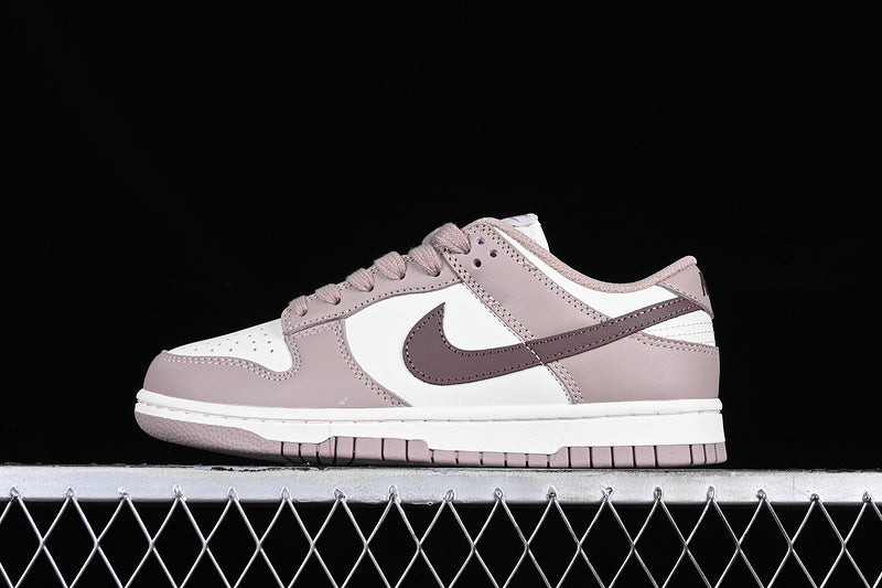 NikeWMNS Sb Dunk - Diffused Taupe