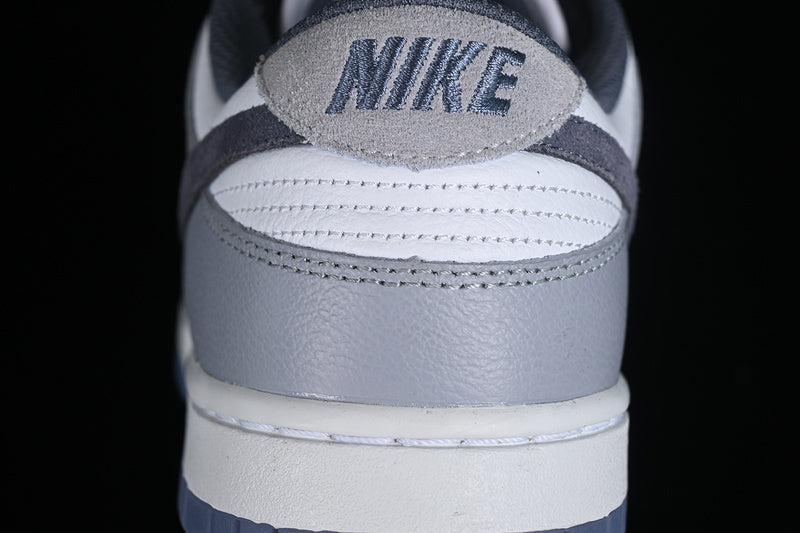 NikeMens SB Dunk Low - Light Carbon