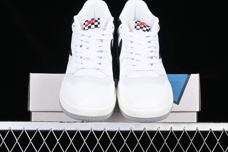 NikeMens Attack Qs Sp - White