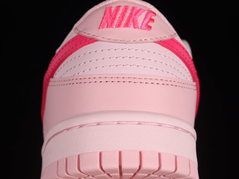 NikeWMNS Dunk Low - Triple Pink