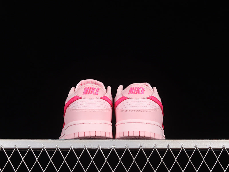 NikeWMNS Dunk Low - Triple Pink