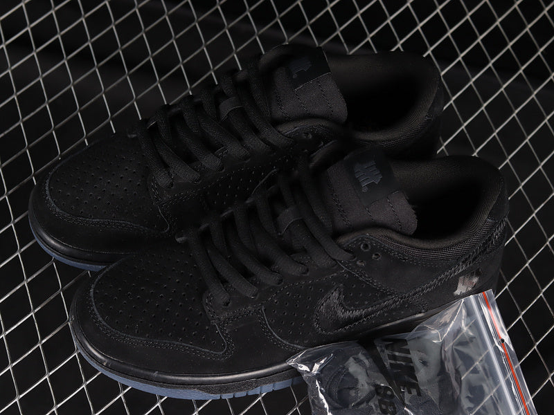 NikeMens Dunk Low x Undefeated - Black