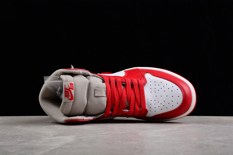 Air Jordan 1 AJ1 High - Chenille Red