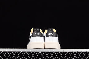 NikeMens blazer low 77 - White/Black Sail