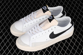 NikeMens blazer low 77 - White/Black Sail