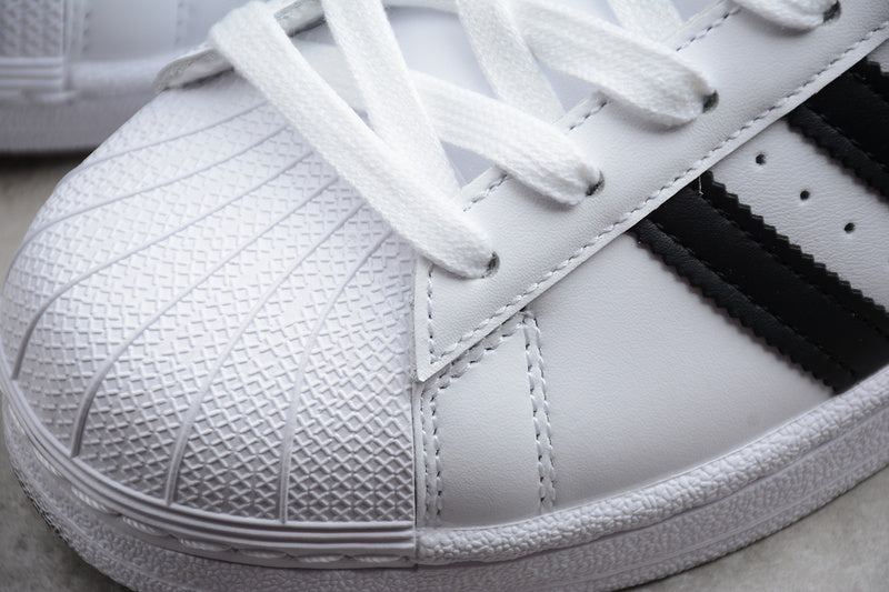 adidasWMNS Superstar - White/Black