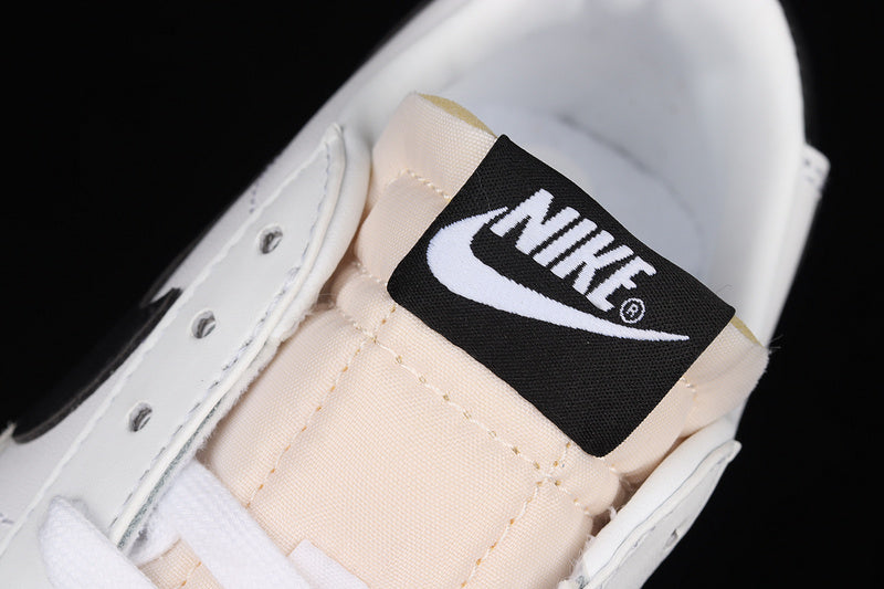 NikeMens blazer low 77 - White/Black Sail