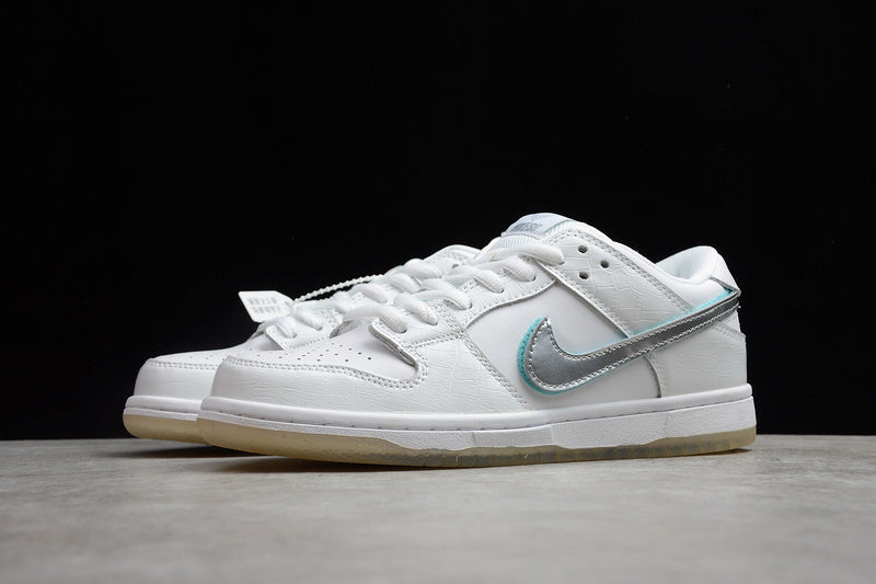 NikeMens SB Dunk Low - White Diamond