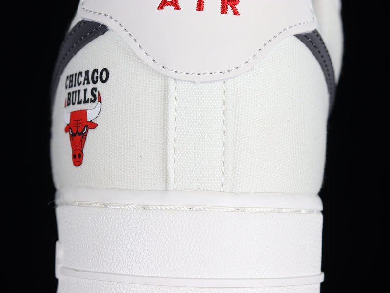 NikeMens Air Force 1 AF1 - Chicago Bulls