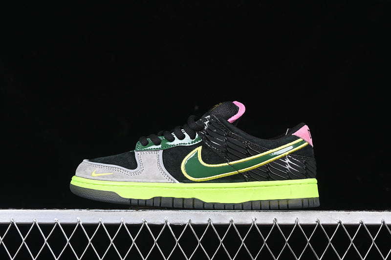 NikeMens Dunk Low What the Duck - University of Oregon Home PE