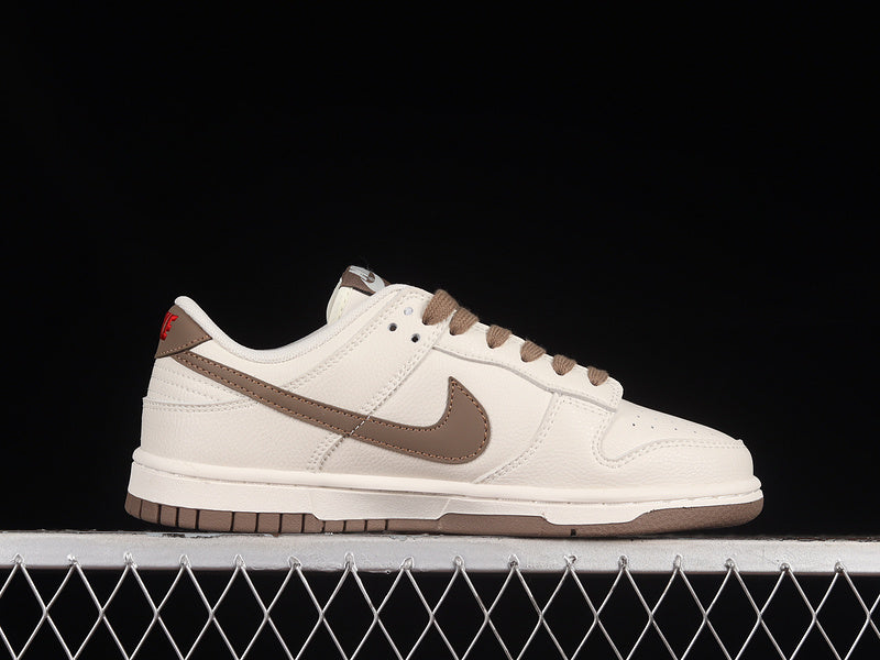 Supreme NikeSB Dunk Low - Milky White