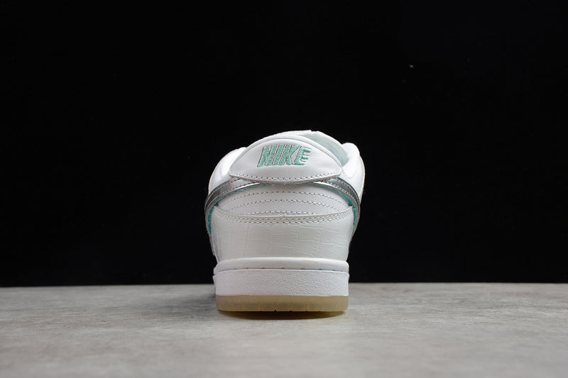 NikeMens SB Dunk Low - White Diamond