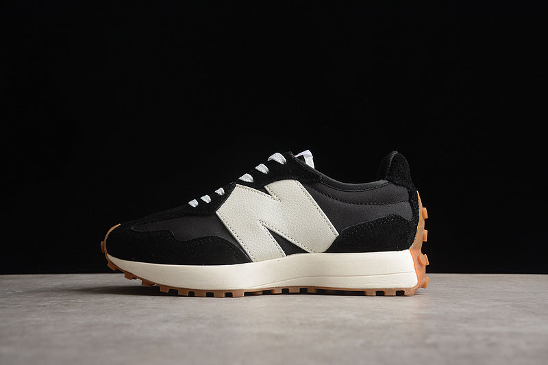 WMNS New Balance 327 - Black