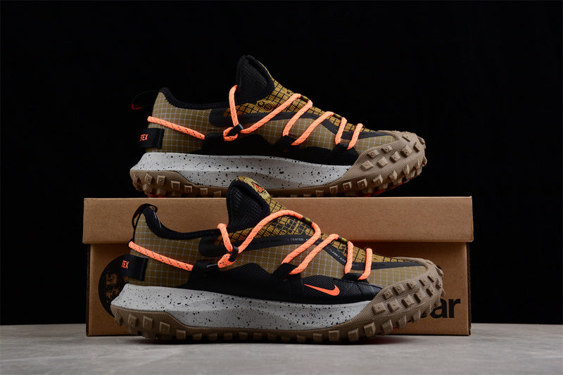 NikeMens ACG Mountain Fly Low Gore-Tex SE - Hazel Rush