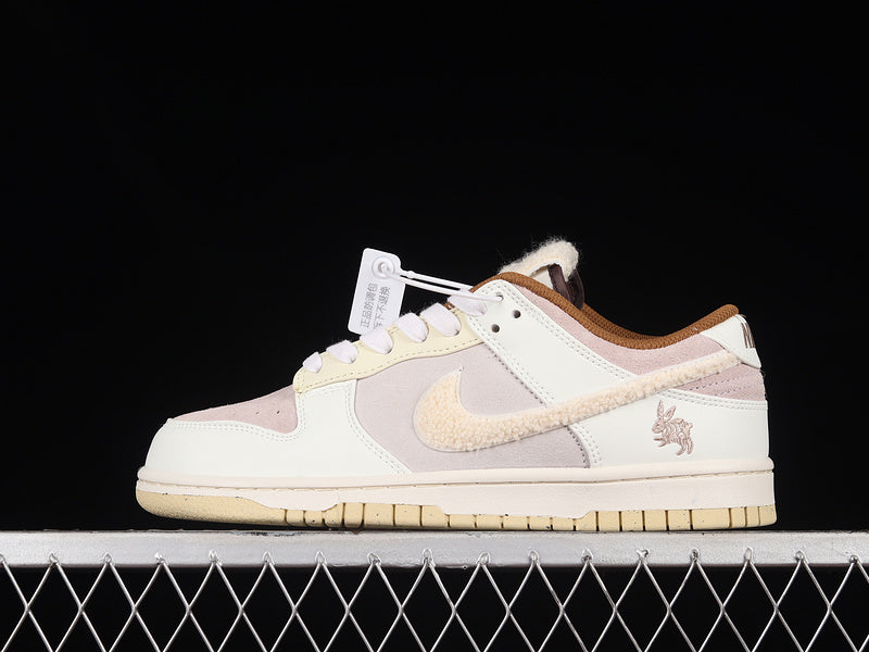 NikeWMNS Dunk Low - Year of The Rabbit