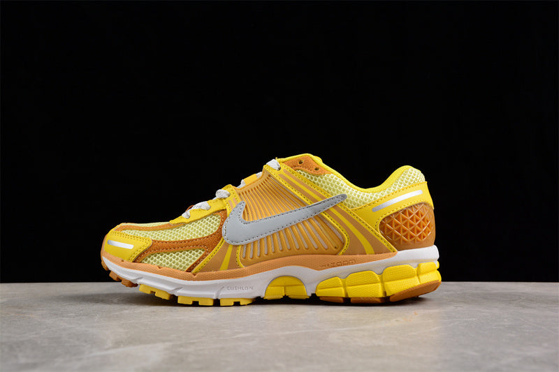 NikeMens Zoom Vomero 5 - Yellow Ochre