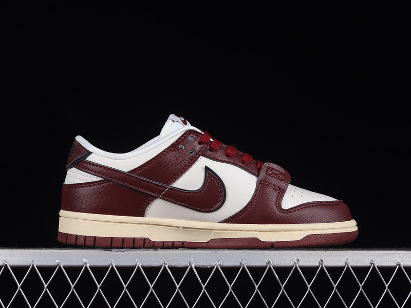 NikeSB Dunk Low Just Do it - Sail Team Red
