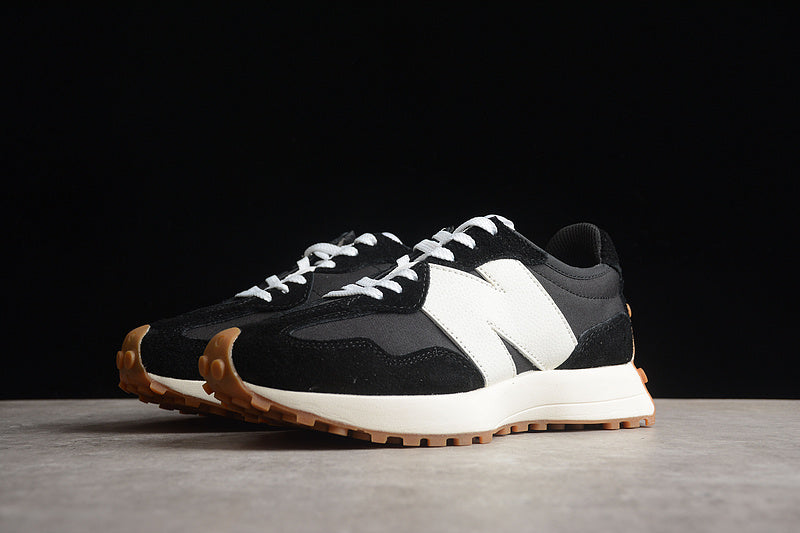 WMNS New Balance 327 - Black