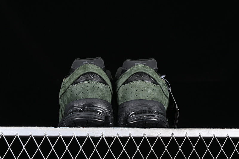 New Balance 2002R - Gore Tex Green