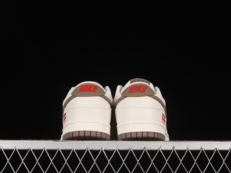 Supreme NikeSB Dunk Low - Milky White