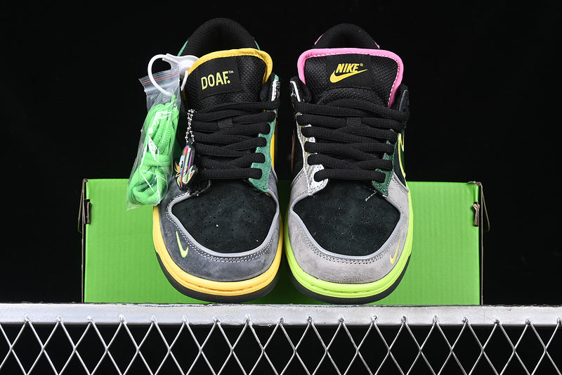 NikeMens Dunk Low What the Duck - University of Oregon Home PE