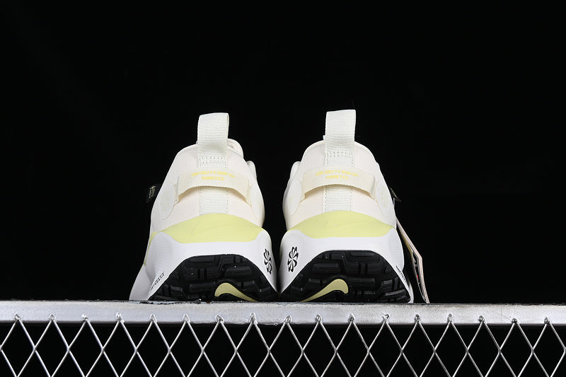 NikeMens Infinity Run 4 Gore Tex - White