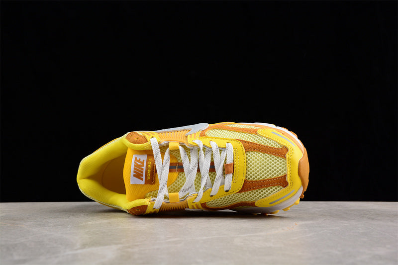 NikeMens Zoom Vomero 5 - Yellow Ochre