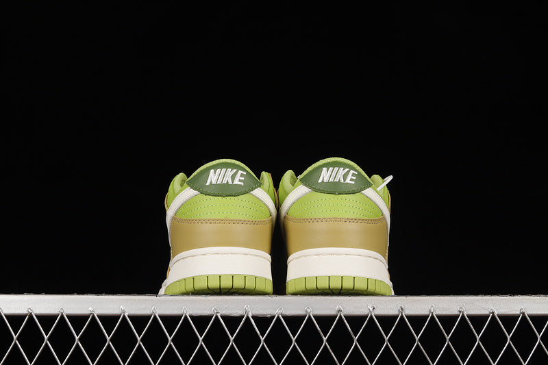 NikeMens  Dunk Low - Vivid Green