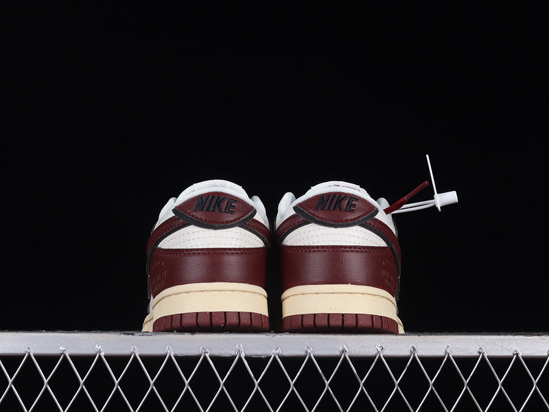 NikeSB Dunk Low Just Do it - Sail Team Red