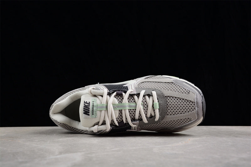 NikeMens Air Zoom Vomero 5 - Cobblestone