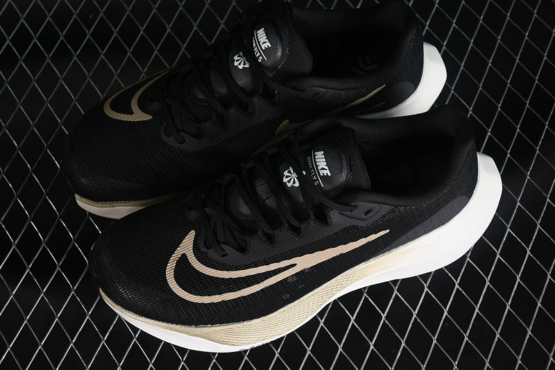 NikeMens Zoom Fly 5 - Black/Metallic Gold Grain