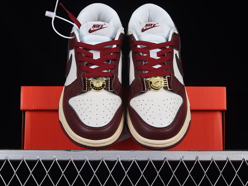 NikeSB Dunk Low Just Do it - Sail Team Red