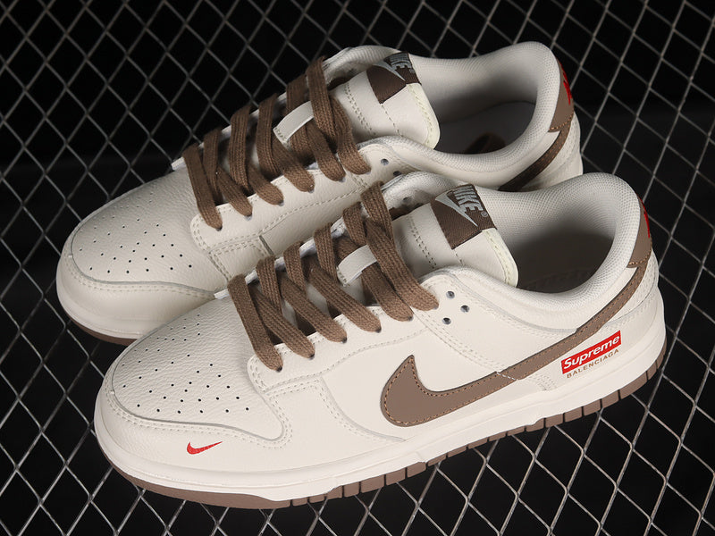 Supreme NikeSB Dunk Low - Milky White