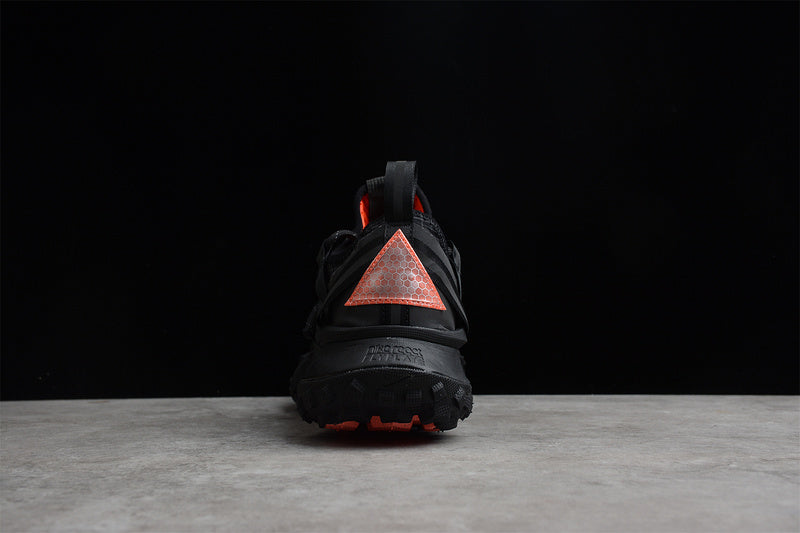 NikeMens ACG Mountain Fly Low Anthracite- Black