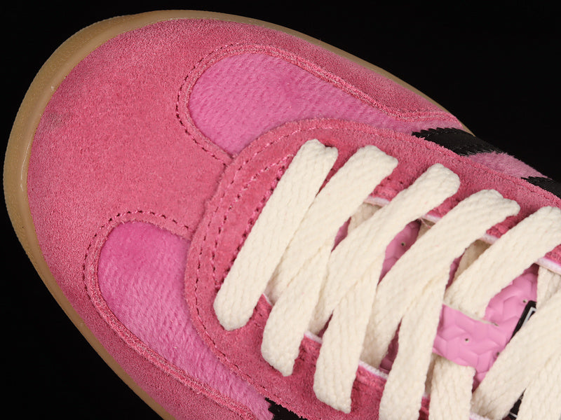 adidasMens Gucci Gazelle - Pink