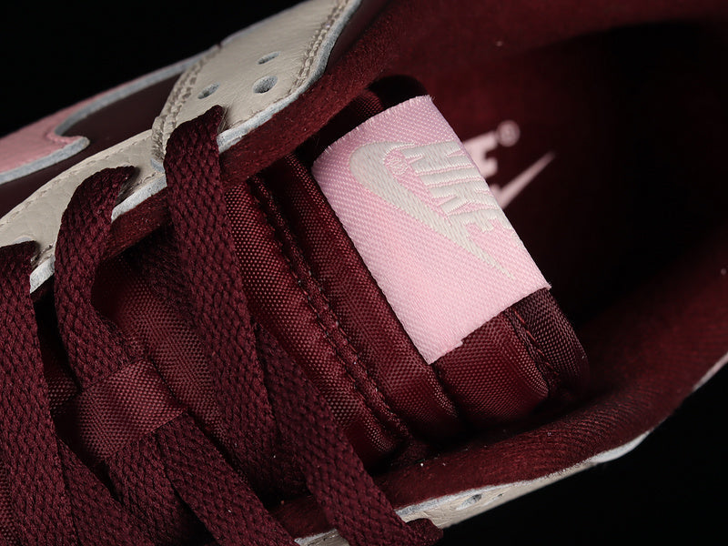 NikeWMNS Dunk Low Retro - Valentine's Day