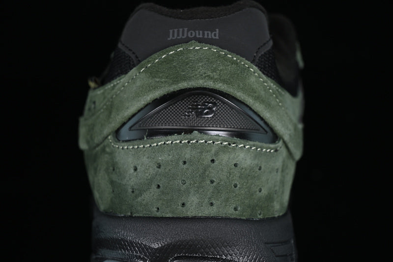 New Balance 2002R - Gore Tex Green