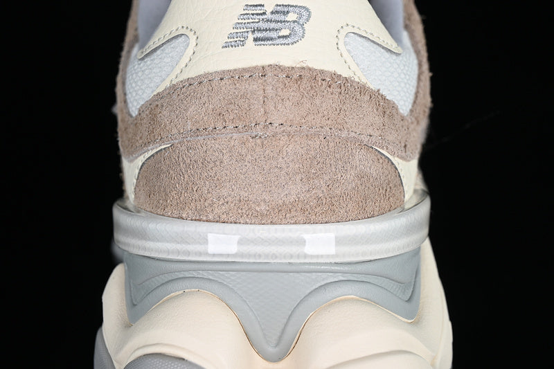 New Balance 9060 - Driftwood