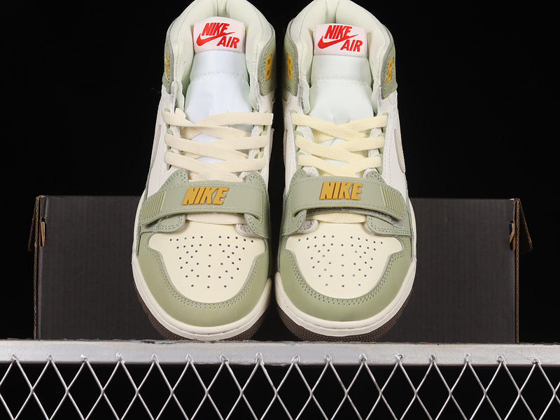 NikeMens Air Jordan Legacy 312 - Year Of Rabbit
