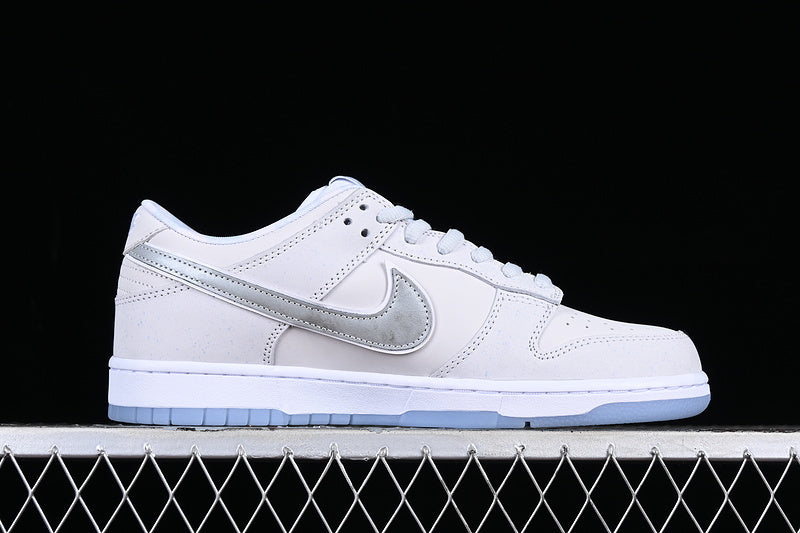 NikeSB Dunk Low Lobster - White