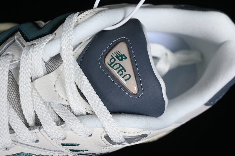 New Balance 9060 - Spruce