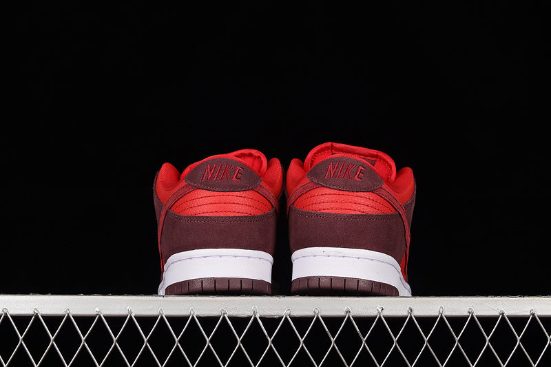 NikeSB Dunk Low - Cherry